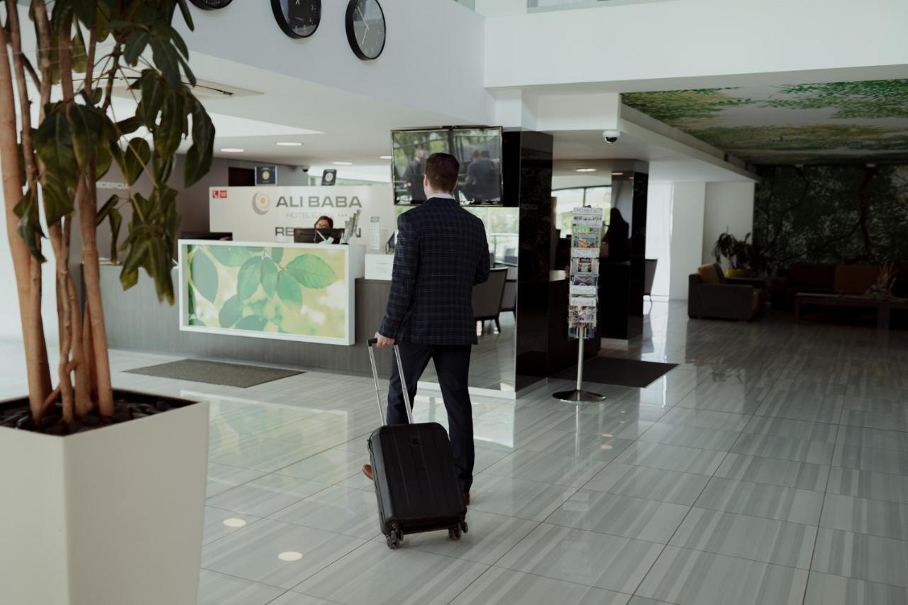 Hotel Ali Baba Humenné Eksteriør billede
