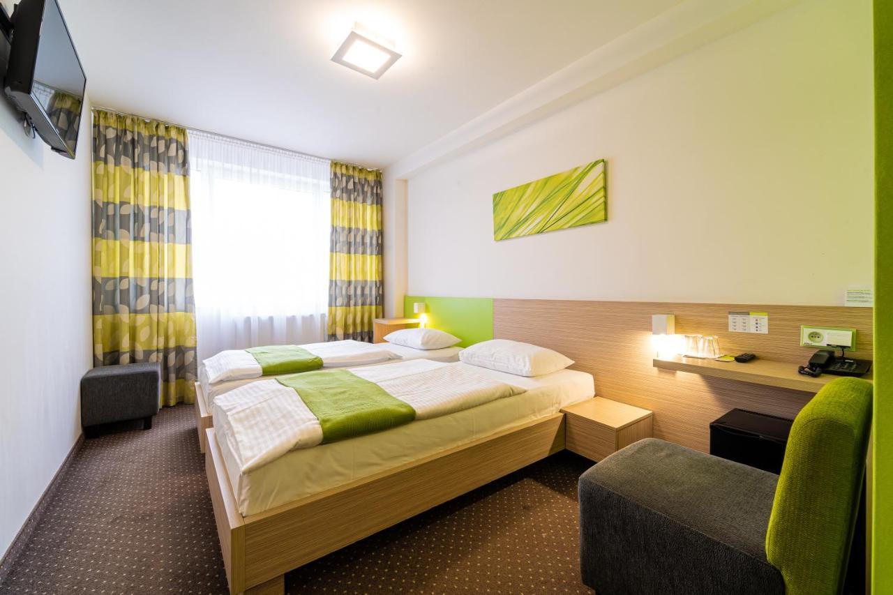 Hotel Ali Baba Humenné Eksteriør billede