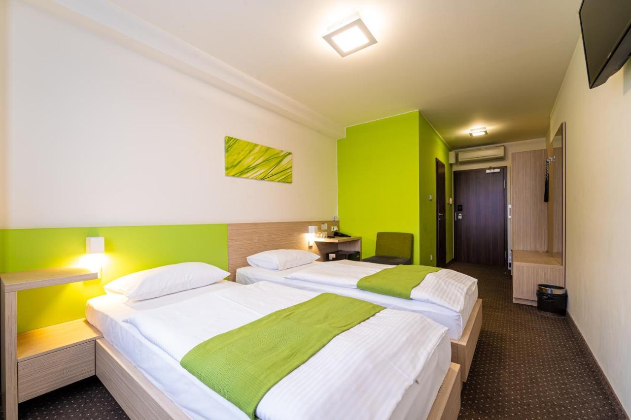 Hotel Ali Baba Humenné Eksteriør billede